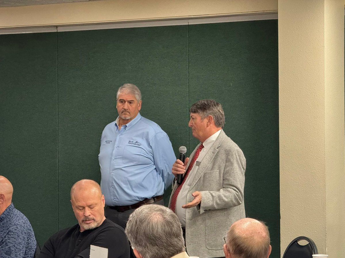 RepGregSmith's tweet image. Thank you to the Pendleton Rotary for the opportunity to join Senator Nash in sharing an update on the upcoming short session. If your community or organization would like a legislative update, please don’t hesitate to reach out.

#rotary #easternOregon #republican #gregSmith…