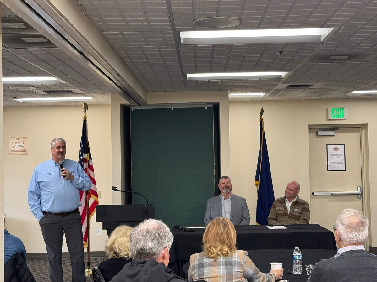 RepGregSmith's tweet image. Thank you to the Pendleton Rotary for the opportunity to join Senator Nash in sharing an update on the upcoming short session. If your community or organization would like a legislative update, please don’t hesitate to reach out.

#rotary #easternOregon #republican #gregSmith…