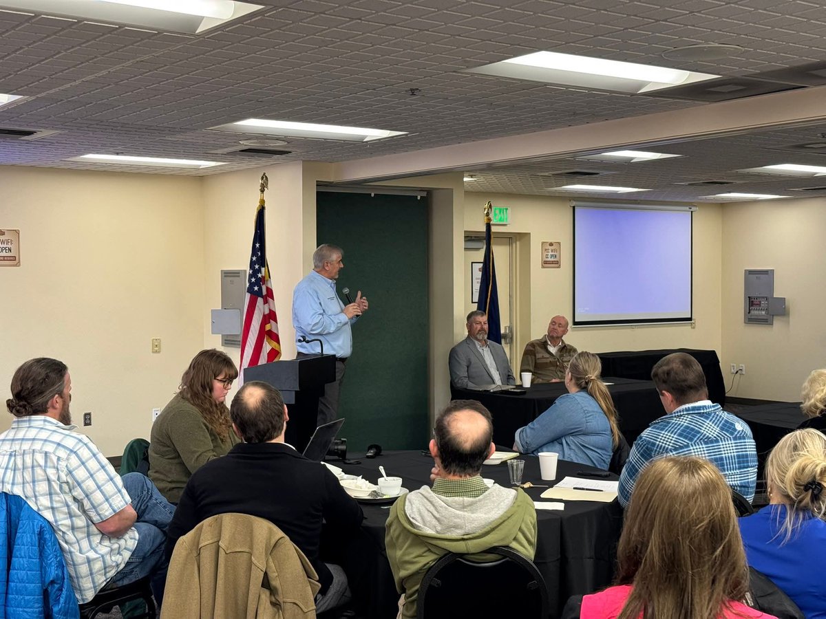 RepGregSmith's tweet image. Thank you to the Pendleton Rotary for the opportunity to join Senator Nash in sharing an update on the upcoming short session. If your community or organization would like a legislative update, please don’t hesitate to reach out.

#rotary #easternOregon #republican #gregSmith…