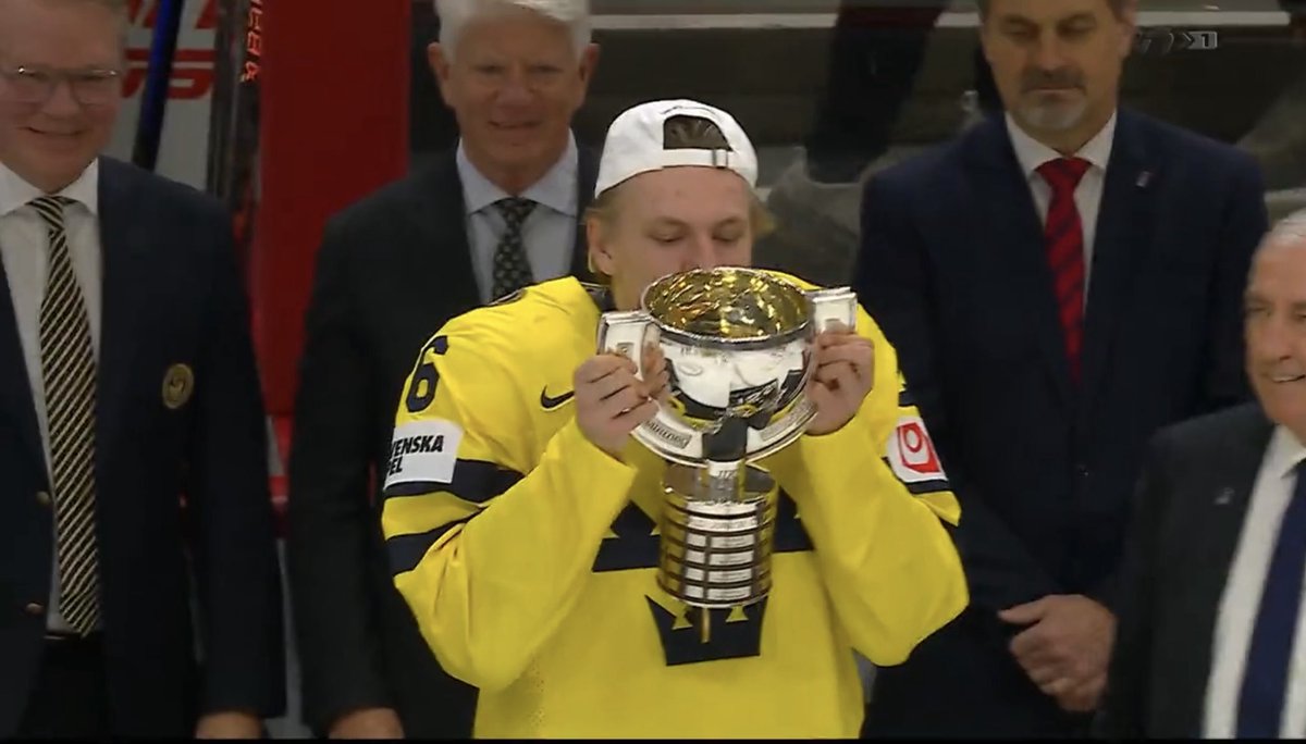 insiderJmoney's tweet image. Jack Berglund. Player of the Tournament. Best Player in the World. No other prospect did what he did.