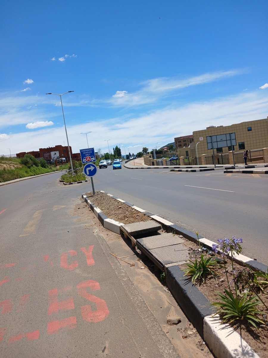 #Lstwitter

I need help with this sign. It says emergency vehicles only.What are emergency vehicles? 

Why am I asking: in the past week government vehicles were not stopped for taking this turn,some private vehicles were stopped and charged,some not stopped. 
<a href="/MokitimiTsosane/">Mokitimi Tsebo Ts'osane</a>