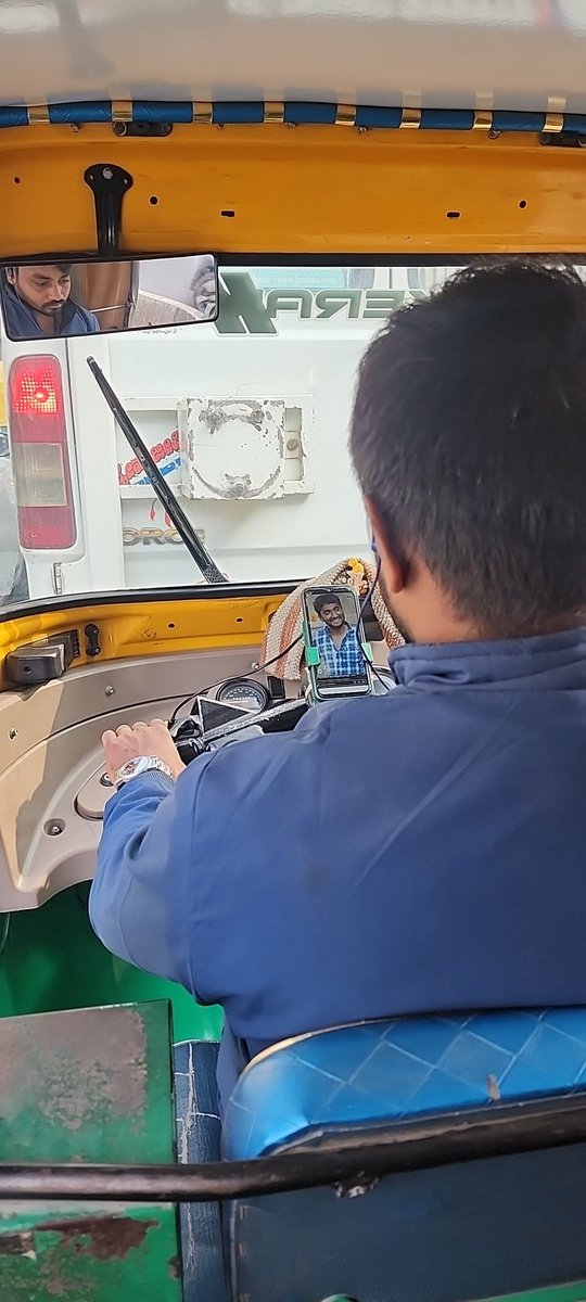 Kartik_MS02's tweet photo. @rapidobikeapp, please educate your auto and cab drivers about traffic and road etiquette. During the entire ride, they are busy on their phones, completely unaware of surrounding. 8 out of 10 times, I experience a near miss on Bangalore road 😠. Please, do not wait for mishap. https://t.co/EGKbPJ59A4