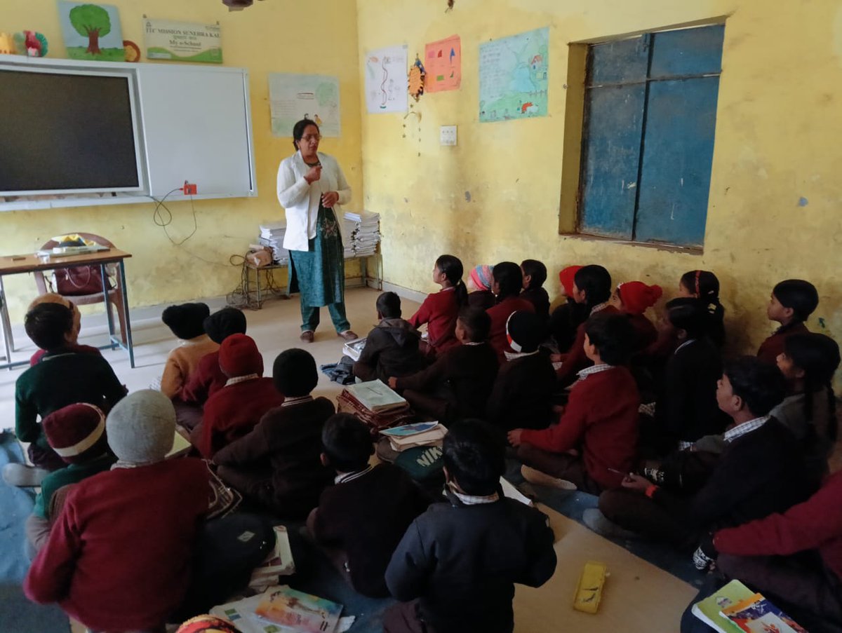 IRGINDIA's tweet photo. School children in Sheetalpur village are educated on hygiene, sanitation and nutrition by IRG https://t.co/J3N3oGexui