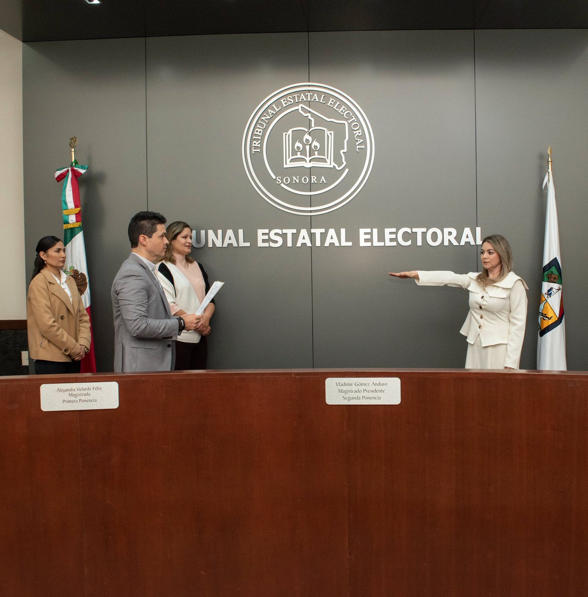 Felicitamos a la Magistrada Alejandra Velarde por su designación como Presidenta del <a href="/TEE_Sonora/">Tribunal Estatal Electoral de Sonora</a> 
Reconocemos su trayectoria y su papel en la defensa de los derechos político-electorales de las mujeres en Sonora, y celebramos este paso hacia una justicia electoral más paritaria.