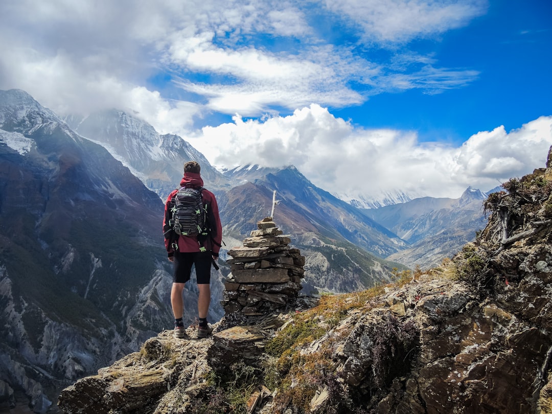 VirtualBookhub's tweet photo. Attention all adventure seekers! Are you ready to embark on the ultimate solo journey? Look no further than Wander Alone: The Ultimate Guide to Solo Adventures. With expert tips and insider knowledge, this guide will take you on a thrilling voyage of self-dis https://t.co/eCpWrfYQBo