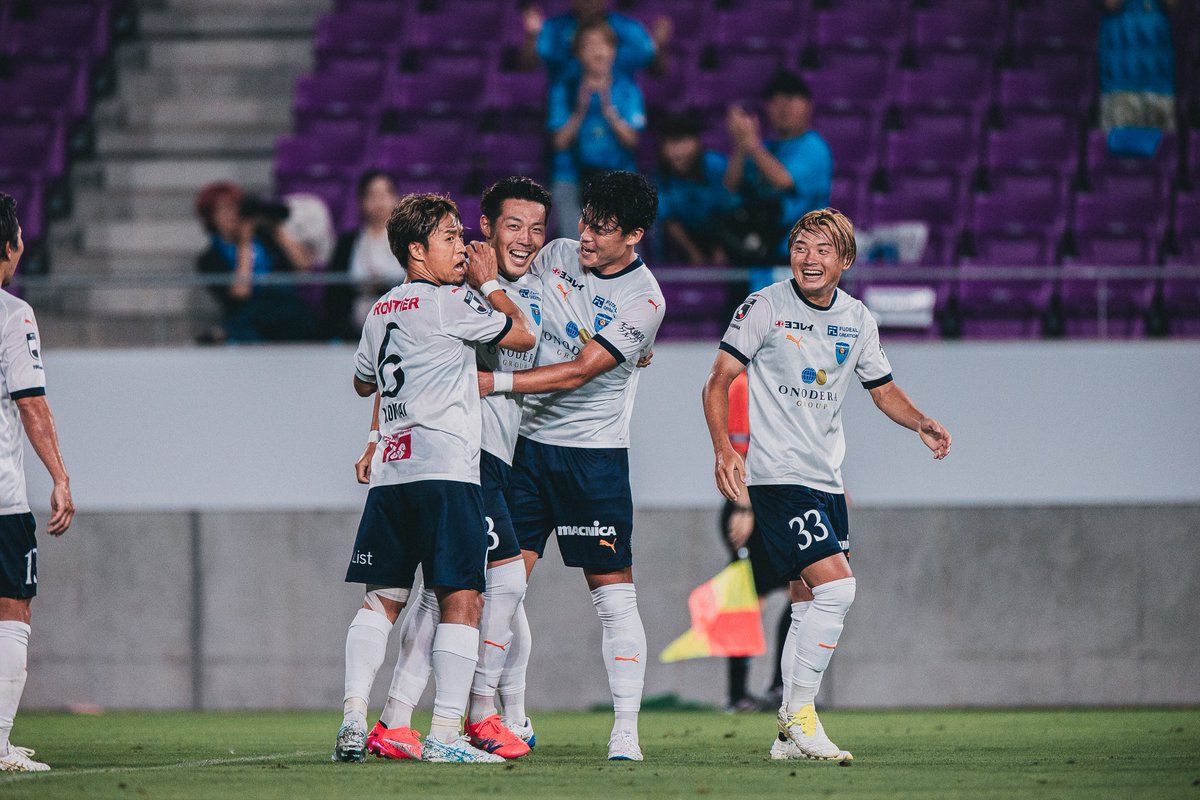 yokohama_fc's tweet photo. 🎂HAPPY BIRTHDAY🎂

本日1月7日は #鈴木準弥 選手の30歳の誕生日です🎉

お誕生日おめでとう😊
素敵な1年になりますように✨

@SJunyaa
#yokohamafc #横浜FC https://t.co/5VScWxqgdo