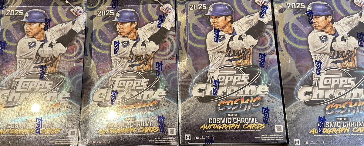 ker_show3000's tweet photo. @MintHeadquarter から届いたTopps Chrome Cosmic4箱開封🚀 https://t.co/6t0t90zptK
