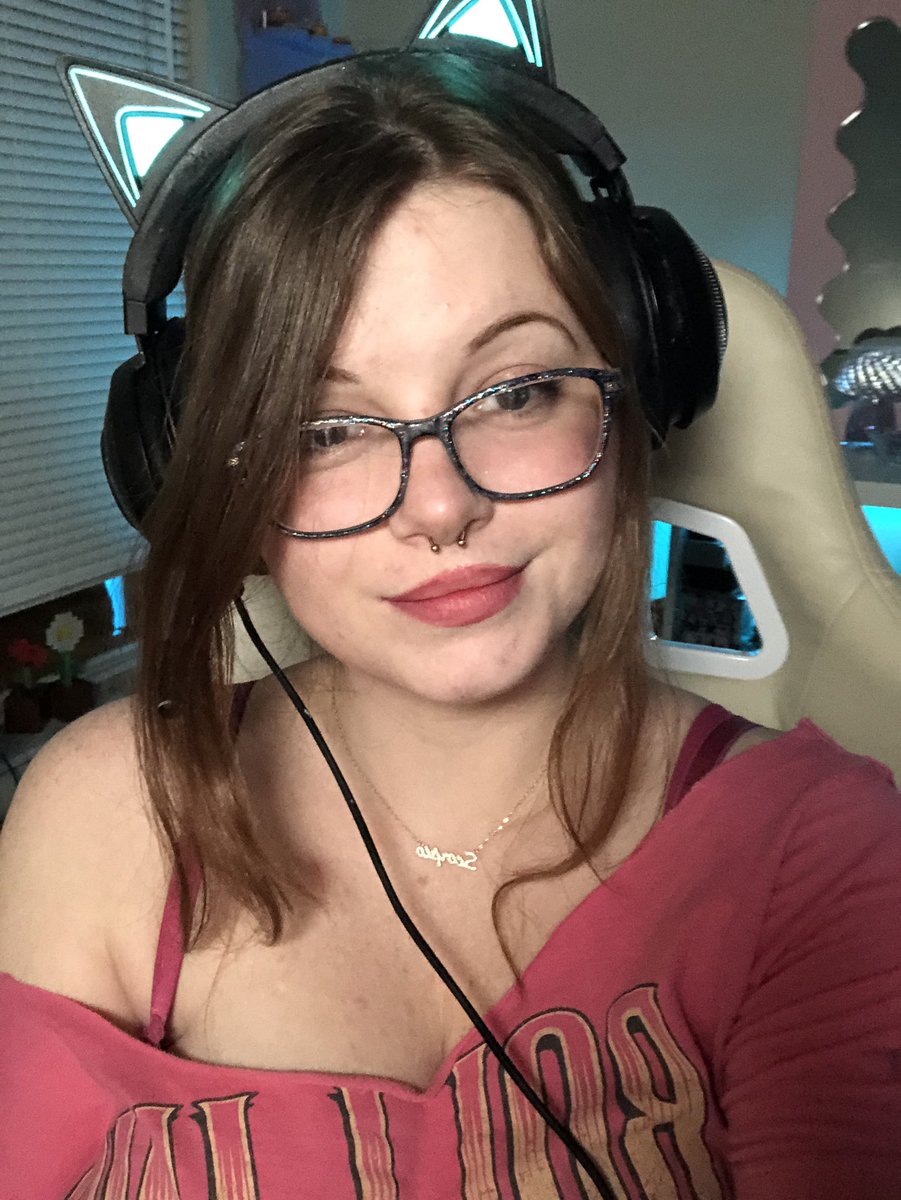 Live it’s Magical Monday! LETS FINISH SPYRO! 💜💜💜 https://t.co/RudJcFx0ed