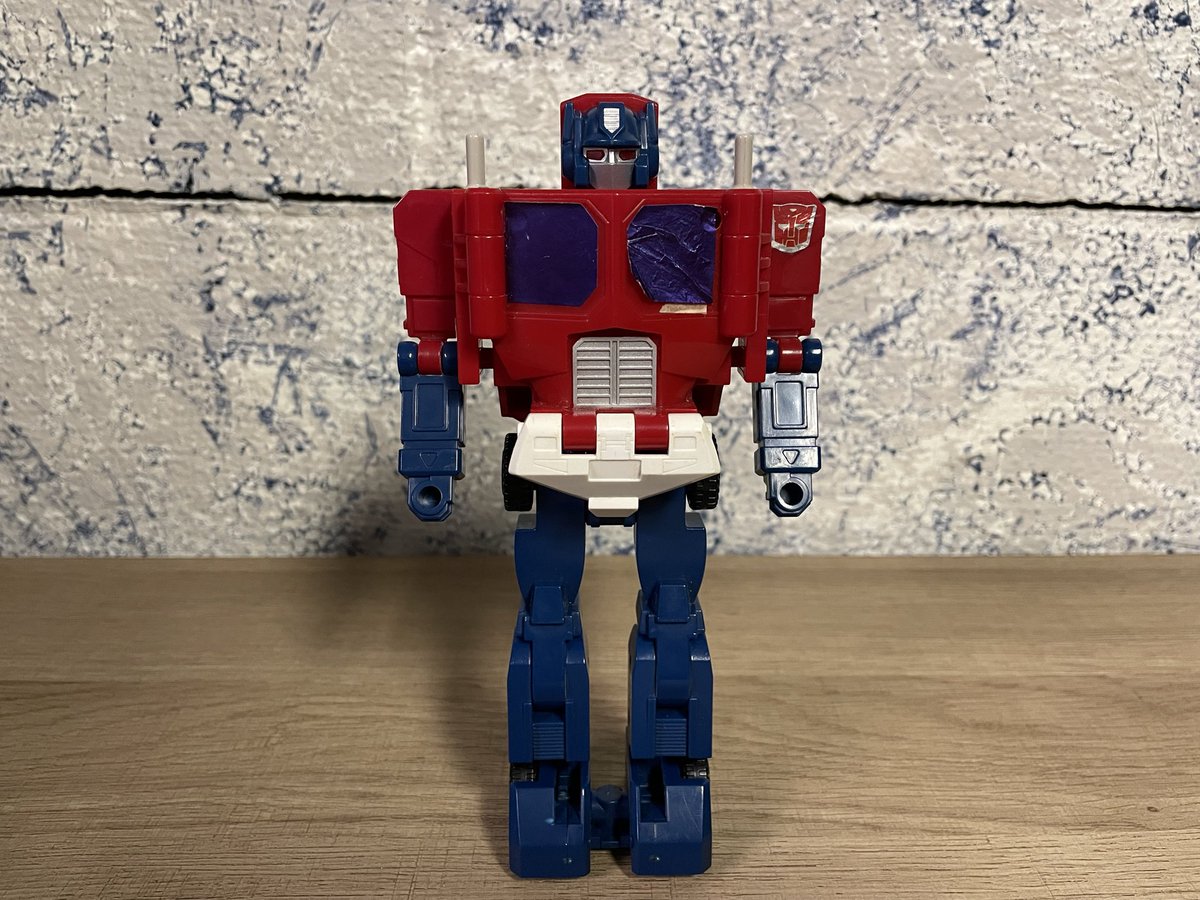 RyanStrange15's tweet photo. Here’s a thread keeping track of every Transformers figure I get this year (2026)!

G1 Powermaster Optimus Prime https://t.co/1i76MfNxi9