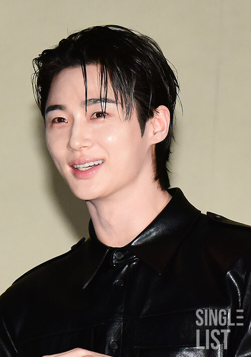 변우석 선행에 팬들도 동참…세브란스병원에 천만원 기부

#변우석 #배우변우석 
#byeonwooseok  
#지파운데이션 
#디시인사이드 
#디시인사이드_변우석_갤러리 
⬇️관련기사⬇️ 
slist.kr/news/articleVi…