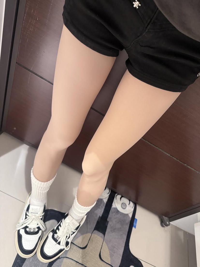 telye9's tweet photo. #女大反差 #腿长一米八 打��我 https://t.co/OkN3IIxInu