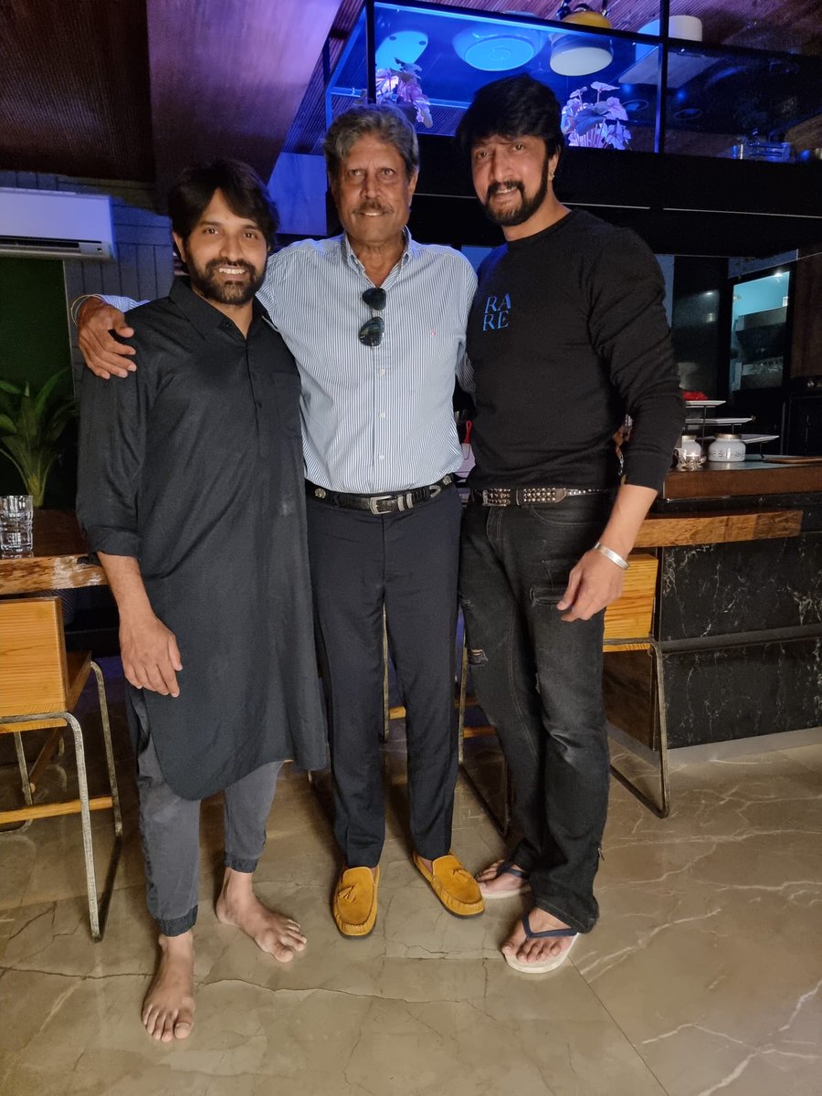 Team_KHJ_'s tweet photo. Wishing our Legendary Indian Cricketer @therealkapildev sir a very Happy birthday.😍🔥
Behalf of @KicchaSudeep Boss Fans 👑
#KicchaSudeep #HBDKapildev #kapildev
#HBDPriyaSudeep #MarkTheFilm #BBK12 #KHJ https://t.co/yY2lYG6ECN
