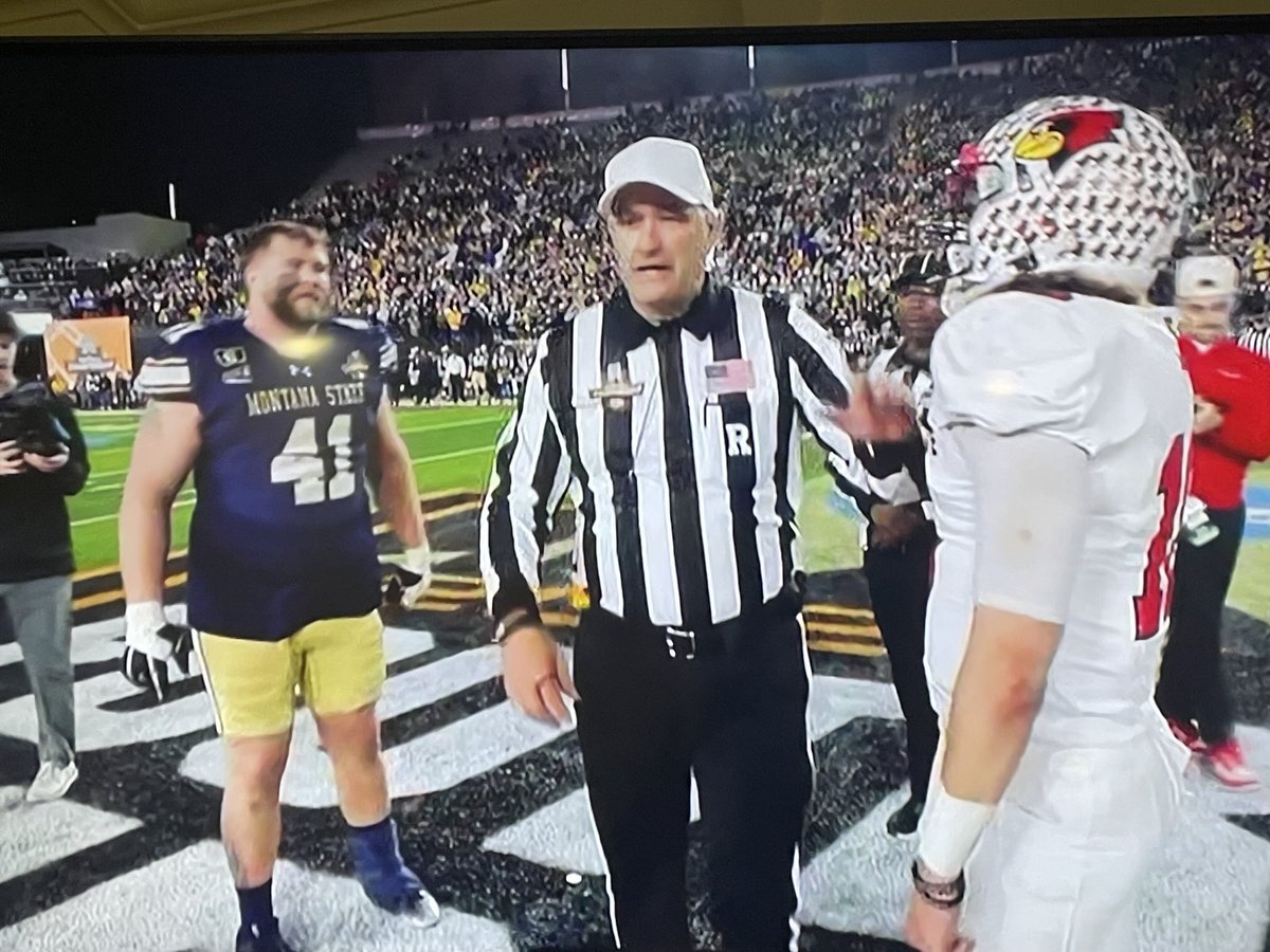 MIAA_Racy's tweet photo. Pretty cool watching former ⁦@TheMIAA⁩ football officials James Brookhart and Martin Schmidt working tonight’s ⁦@NCAA⁩ FCS championship game! https://t.co/mghPzD1mru