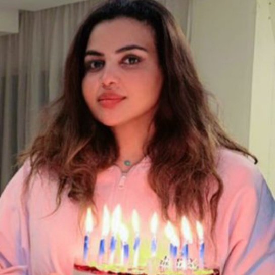 reereetaha's tweet photo. #NewProfilePic https://t.co/vGxCg0deco