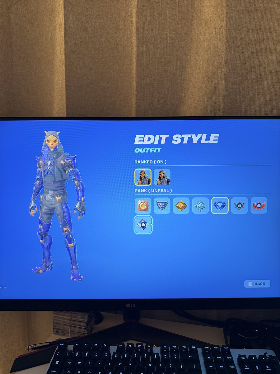 PR0VAAA's tweet photo. Hello @FortniteStatus why I’m not seeing the unreal style of I’m already unreal https://t.co/LOEmVCsMcJ