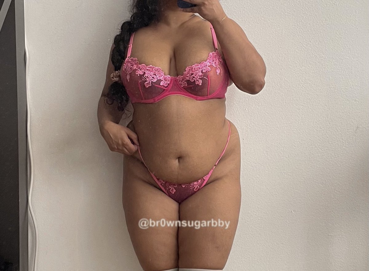 _br0wnsugarbby's tweet photo. hi, it’s your favourite pocket pussy princess 🤎 
• 28 | 5’1
• 🇮🇳
• switch (sub +)
• loves reading, nature, art and the sky 

<3 + 🔁 to be moots https://t.co/8hD51QOdFT