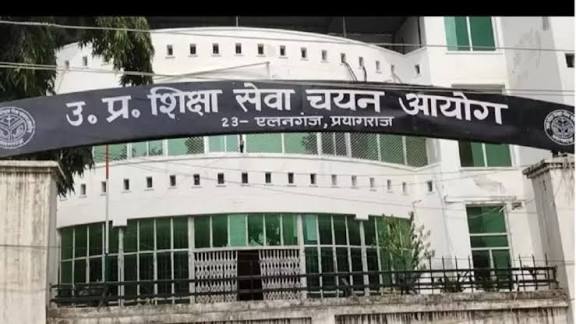शिक्षा आयोग की बैठक पर बैठक हो रही है, लेकिन लाखों अभ्यर्थी अब भी इंतज़ार में!
पोर्टल, बैठक, समीक्षा बहुत हो चुकी — अब निर्णय चाहिए! 8 महीना पहले UPTET परीक्षा तारीख घोषणा हुई! आयोग 8 महीना में परीक्षा नहीं करवा पाया! ये युवाओं के साथ एक बड़ा धोखा है! 
#UPTET_अधिसूचना_जारी_करो