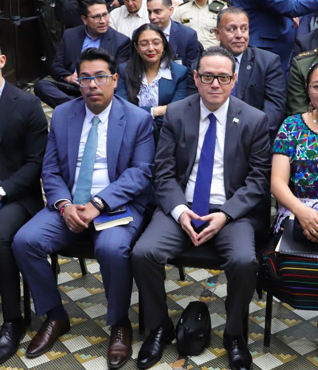 LosAnonymousGT's tweet image. Erick Schaeffer, primer subsecretario del creador de casos del @MPguatemala , y quien era uno de los hombres de confianza de la niacomosiama de Consuelo Porras y del corrupto de Ángel Pineda, presentó su renuncia al cargo.

Las ratas inician a bajar del barco…