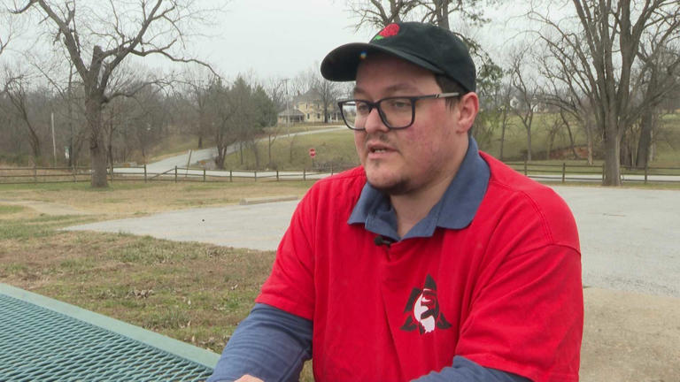 El zurdo no es un fenómeno a observar. Es un objeto retórico a usar para reafirmar jerarquía.