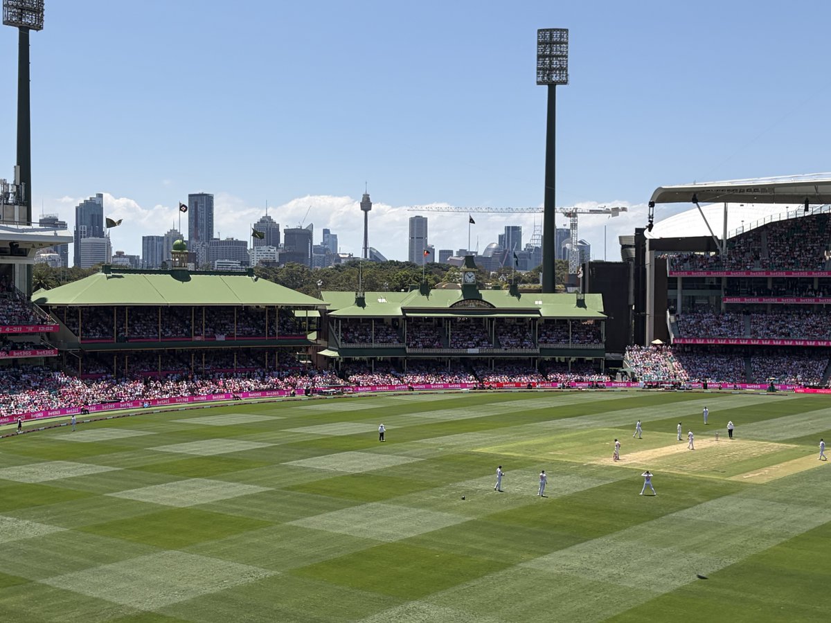 Gareth Davies tweet media