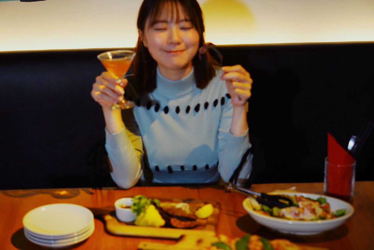 sakita_yuna's tweet photo. おはよ〜
新企画『ミスマガOG×#週末のヨフカシ』

久々にオフショットなるものを https://t.co/JUk8Vt2NQN