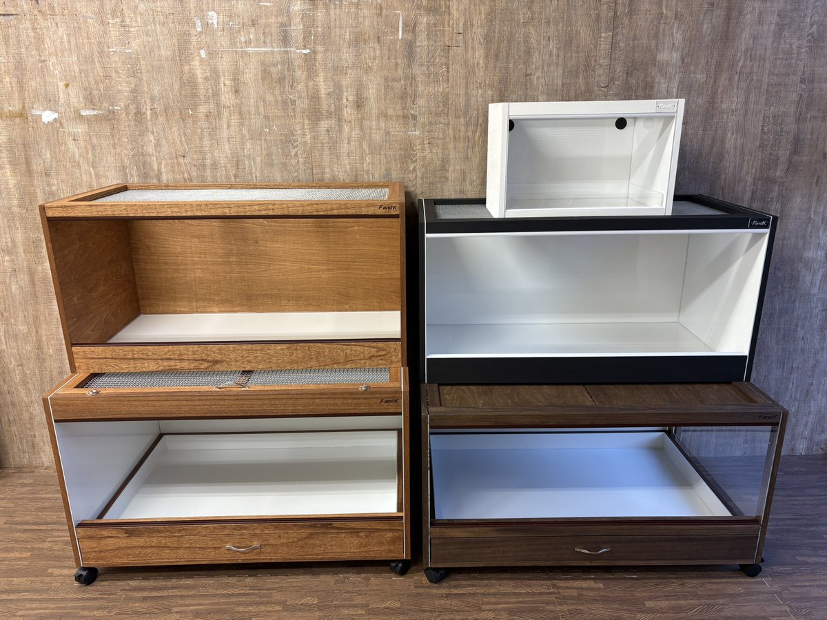 FandK 爬虫類木製ケージ FandK おはようございます😃 リピーター様からのご注文でグリーン