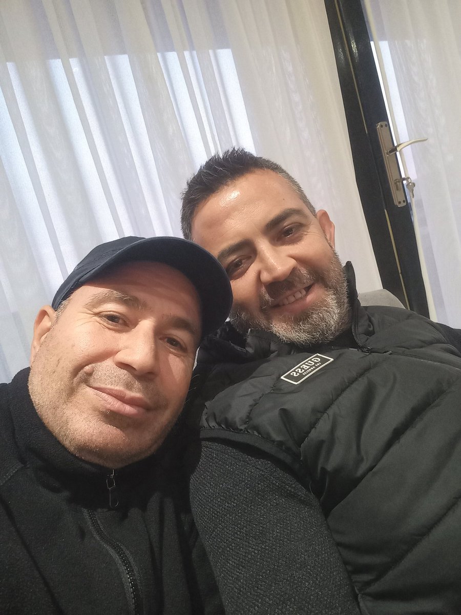 Büyük bir çölde kum tanesi ya da
Okyanusta su damlasi ama en güzeli milyonlarca insan arasından senin dostun olmak
Ankara nin gülü 

<a href="/AYDIN367471/">AYDIN</a>
Tarih Yazalım
#StajyerÇırakKaderiniKendiYazmadı