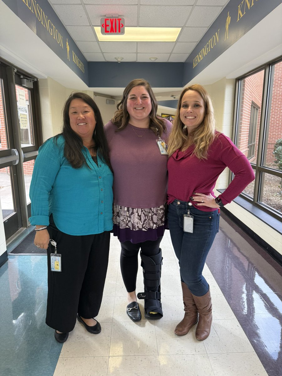 MsGabrielKES's tweet photo. Reunited after winter break and ready to roll! Excited to finish out a great year with this incredible admin team. 💙💚🖤 👑 @culberson_e @mrs_khorne @AGHoulihan @KensingtonESNC https://t.co/66JcCApfYr