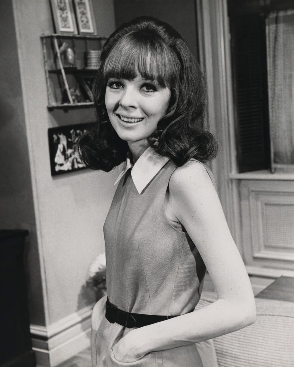 kitschkong's tweet image. Remembering American actress and director Diane Keaton on her birthday (January 5, 1946 – October 11, 2025), whose early credits include The Godfather Trilogy; Play It Again, Sam; Sleeper; Love and Death; Annie Hall; Looking for Mr. Goodbar; Interiors; and Reds.