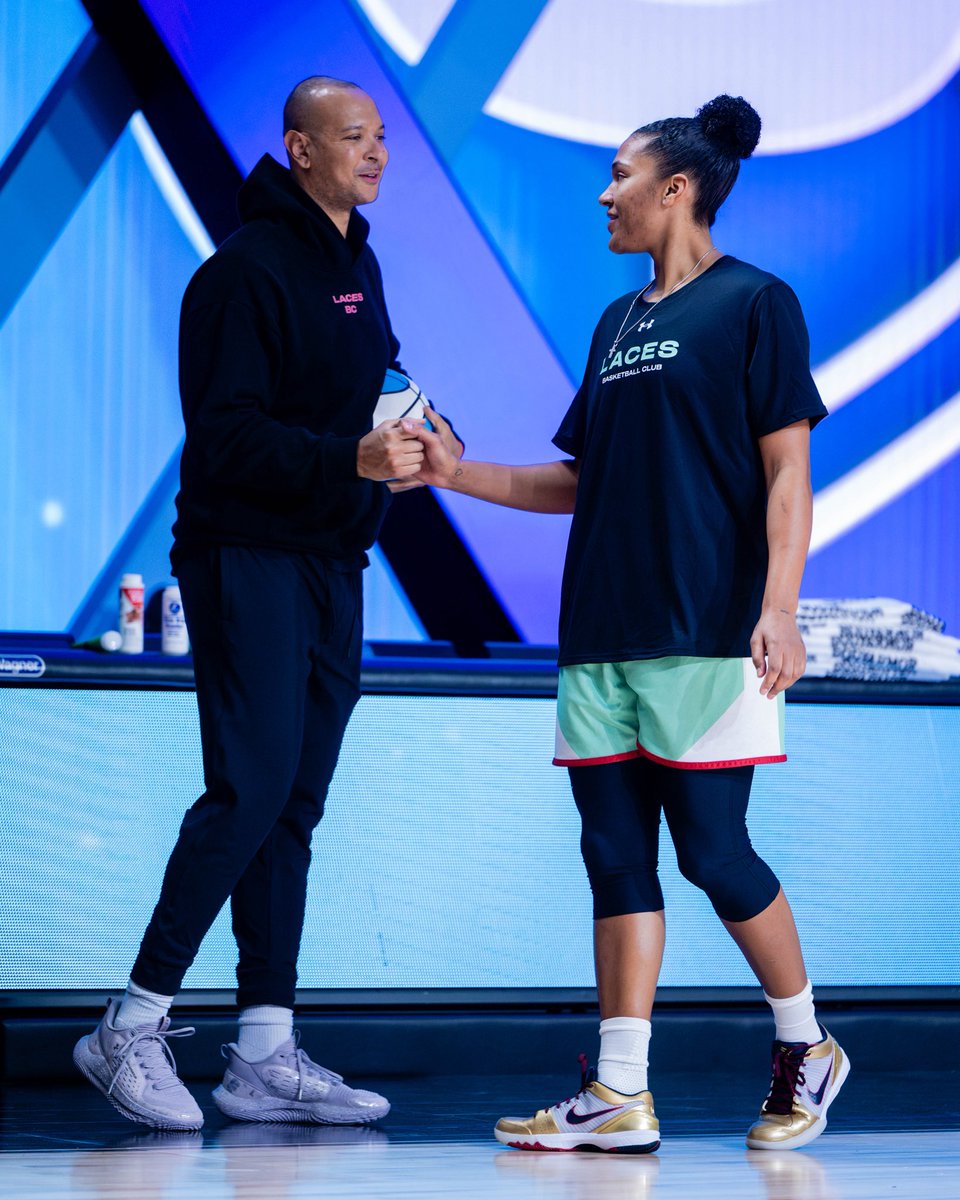 Awadehoops's tweet photo. Year 2 #Solemates 👟 https://t.co/CiKxoEBoE3