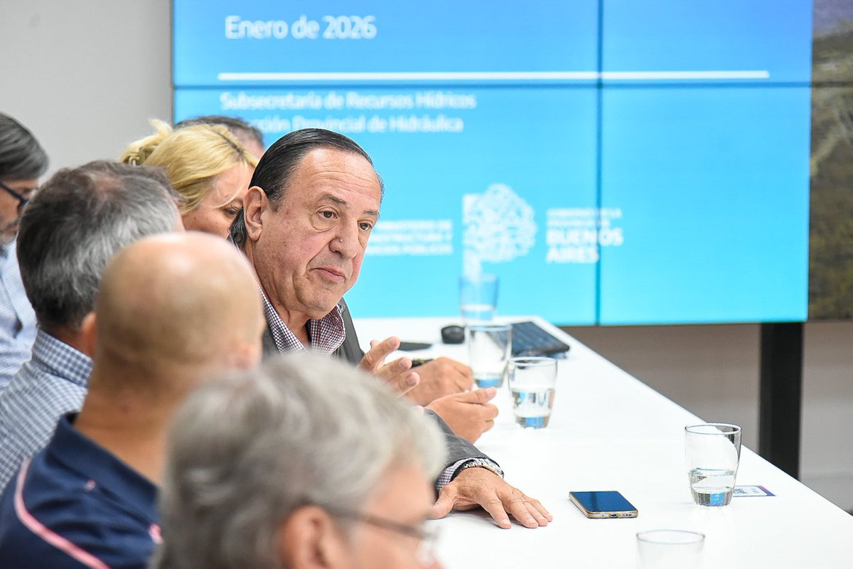 CONINAGRO's tweet photo. ✅ Participamos por intermedio del Secretario @Mario_Raiteri y la Consejera @PatriciaLuke73, de la reunión en la cual @BAProvincia dió inicio a la licitación del tramo V de las obras de la Cuenca del Río Salado, uno de los trabajos de hidráulica más emblemático de la Provincia. 💪🏻

🌾 De esta manera se recuperan 400 mil hectáreas productivas. Las obras implican una inversión estimada de USD 138 millones con financiamiento mixto, a través de un préstamo internacional del Banco Europeo de Inversión (BEI) por USD 110 millones, y del Tesoro Provincial.

👥 Estuvieron presentes el Ministro @gkatopodis, @JavoRodriguezL y el Director Provincial de hidráulica Flavio Seiano; por el sector agropecuario @CARBAP_ARG , @fedeagraria y el Pte de @ACAcoop Francisco Farrás.