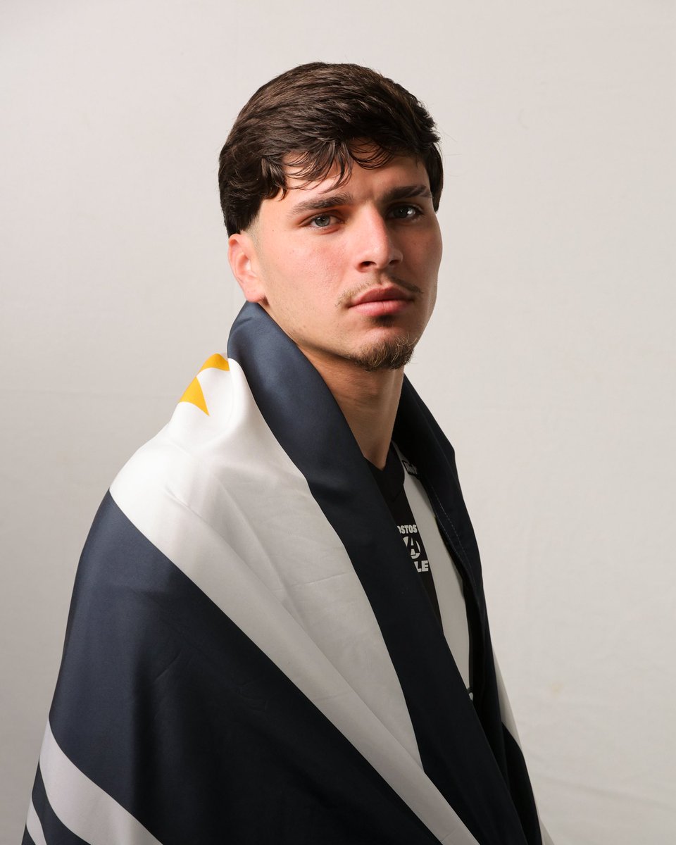 Atletico's tweet photo. O Atlético informa que concluiu a transferência do atacante Isaac para o Hellas Verona, da Série A da Itália.

A negociação envolve a cessão de parte dos direitos econômicos do atleta e a opção de compra de mais um percentual.

Formado na base do Galo, Isaac terá a oportunidade de ganhar experiência e visibilidade no futebol europeu. O Galo manteve 50% dos direitos econômicos do jogador, possibilitando retorno financeiro no futuro.

Boa sorte na nova etapa, Cria! 🐔⚽