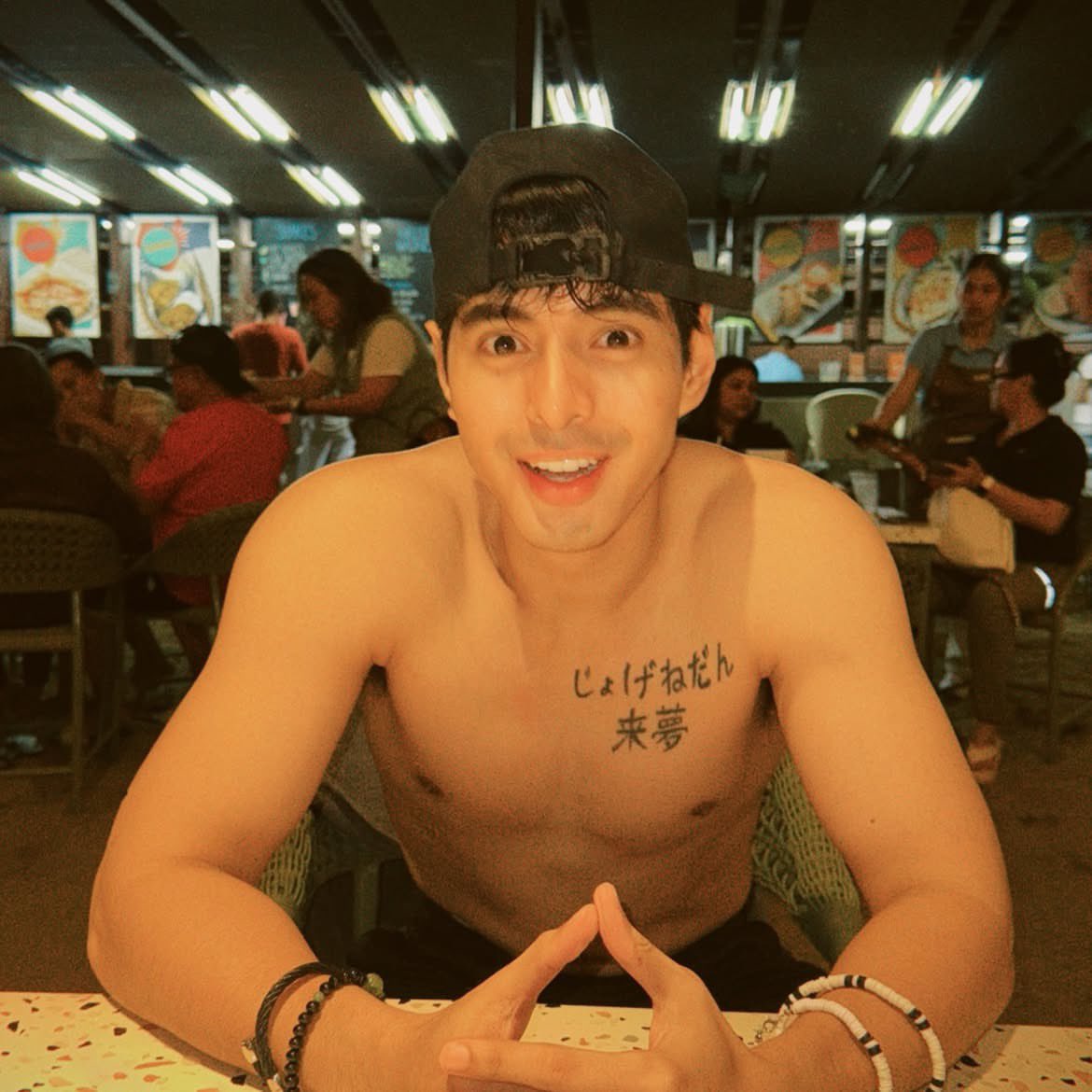 Daily Hot Dudes tweet media