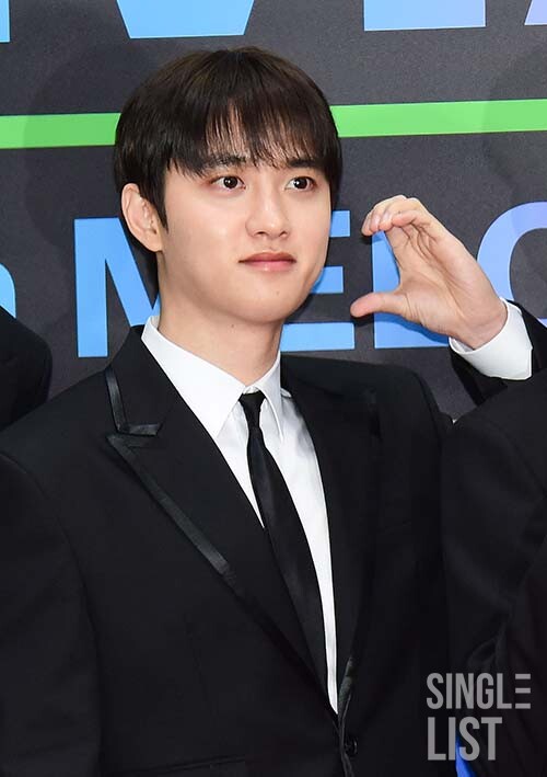 도경수, '하이앤드’ 스타 라운지 오픈...팬과 ‘1대1 DM’ 👈

#도경수 #DO #디오 
<a href="/weareoneEXO/">EXO</a>
#엑소 #EXO 
#하이앤드 
⬇️관련기사⬇️
slist.kr/news/articleVi…