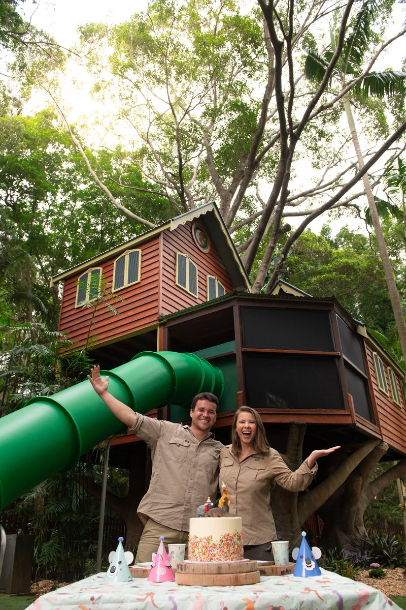 AustraliaZoo's tweet photo. Crikey! Clubhouse is now open! 🎉 Based on Bindi’s original treehouse from ‘Bindi The Jungle Girl’ this incredible space has been transformed into a fun, new, private entertainment space available for day hire! Elevate your Australia Zoo experience by booking Crikey! Clubhouse, open 7 days a week, to serve as your own private adventure hub during your visit. Complete with a three-storey treehouse plus a slide for the kids and sheltered picnic tables nestled among native bushland, this stunning space will truly enhance your zoo adventure. Bring your own picnic or upgrade with one of our special catering packages. Whether you’re celebrating a birthday, a special milestone, or simply seeking your own private jungle cabana, Crikey! Clubhouse is the perfect base for all your Australia Zoo adventures. Visit our website to book or call us on (07)54362000 or email info@australiazoo.com.au

#AutraliaZoo #Wildlife #Conservation #WildlifeConservation #Animal