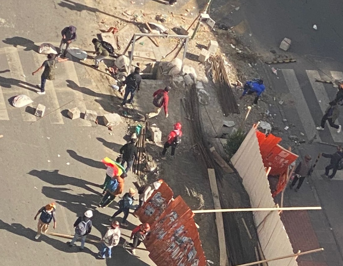 🔵Gobierno municipal paceño denuncia daños y robos durante las protestas sindicales
Más detalles en👉tinyurl.com/mrs78v9s