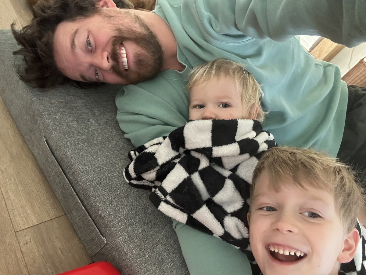 Thomas Brush tweet media