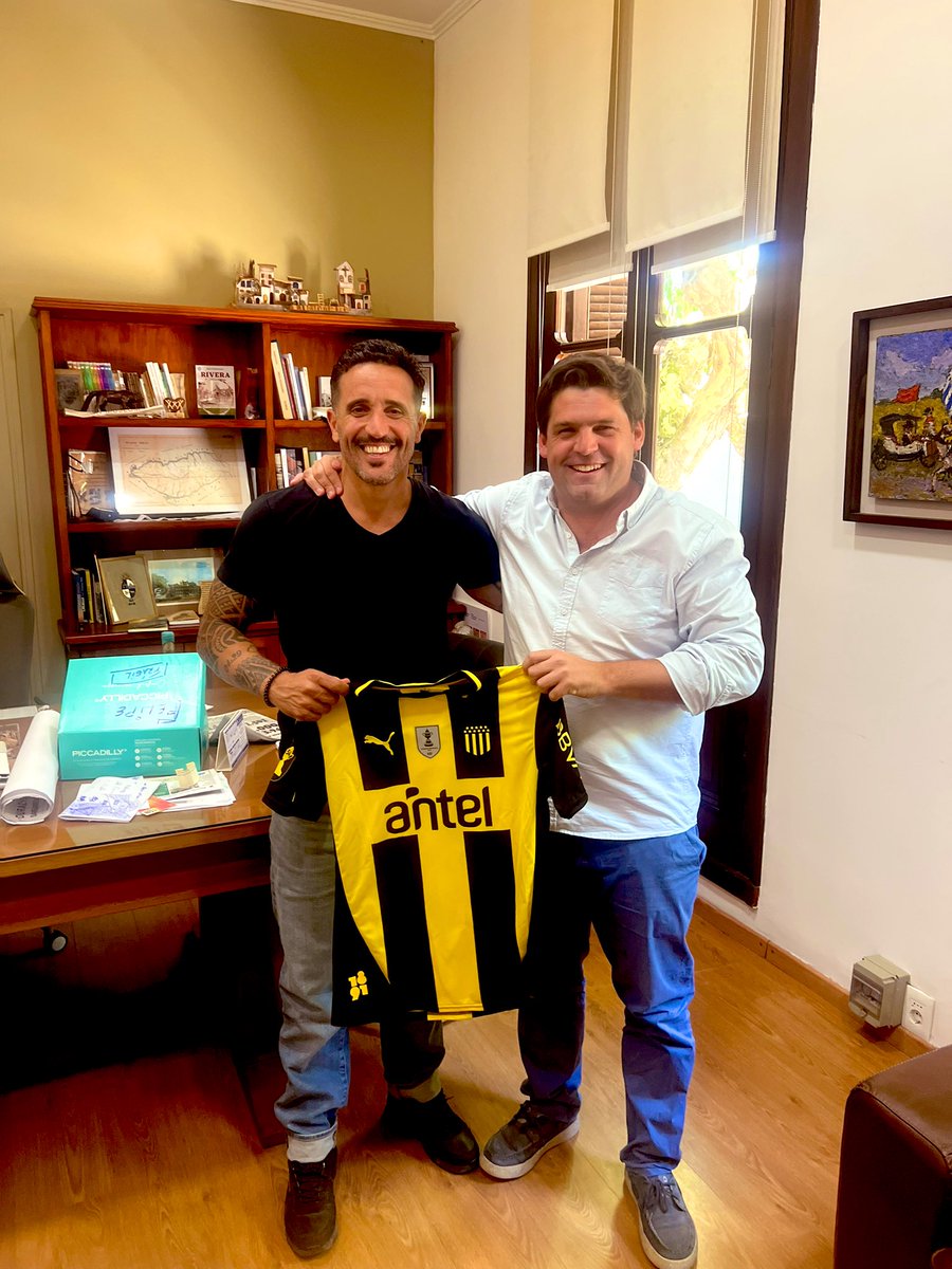 LeoHernandez83's tweet image. Gracias al intendente @falgorta.   @IntendenciaD @FloresIDF  por recibirnos 🤝@FormativasCAP