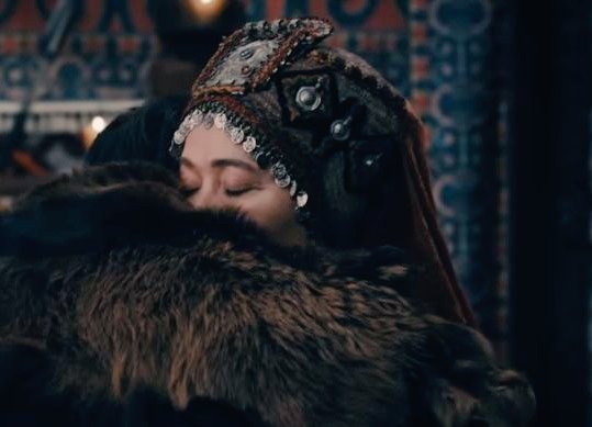 aze96005's tweet photo. Her sahnenin kendine özgü bir cazibesi ve tadı vardı, ustalıkla ve becerikli bir şekilde kurgulanmıştı, ama şimdi her şey utanç verici. Devletin annesi ile oğlu arasında düzgün sahneler yazmak istiyoruz #KuruluşOrhan #Malhunana #MalhunHatun #OrMal
@mmehmetbozdag @FatmaNurGuldali https://t.co/Pvpmz9NSq6