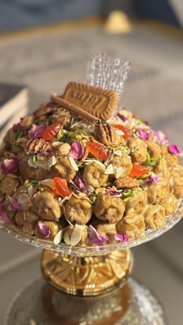 kuwx11's tweet photo. تمر محشي 🥙 او معمول 🍪 https://t.co/zxlZbKFllL