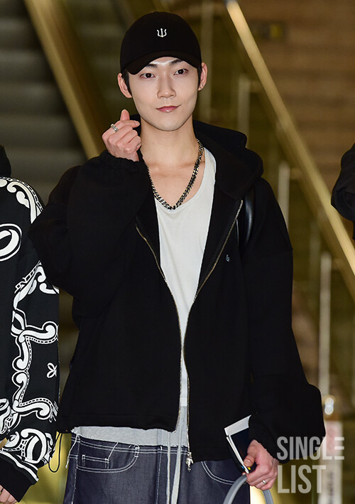 더보이즈 케빈, 이달부터 팀 활동 재개 "컨디션 호전"

#더보이즈 #더보이즈_케빈 #케빈 
#THEBOYZ #THEBOYZ_케빈 
<a href="/THEBOYZ_officl/">더보이즈 (THE BOYZ)</a>
#KEVIN 
⬇️관련기사⬇️ 
slist.kr/news/articleVi…