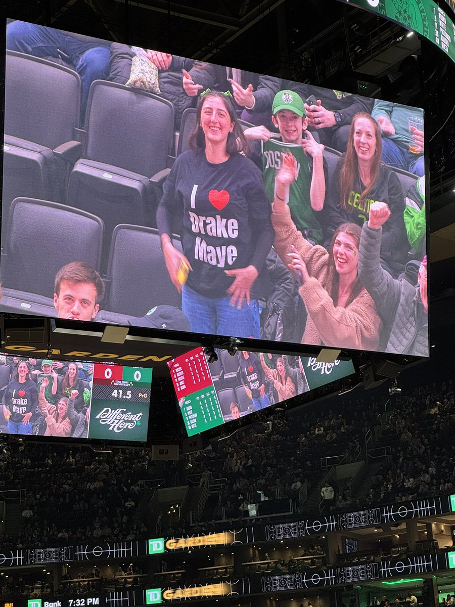 zm_cox's tweet image. Lotta Drake Maye love at Celtics-Bulls.