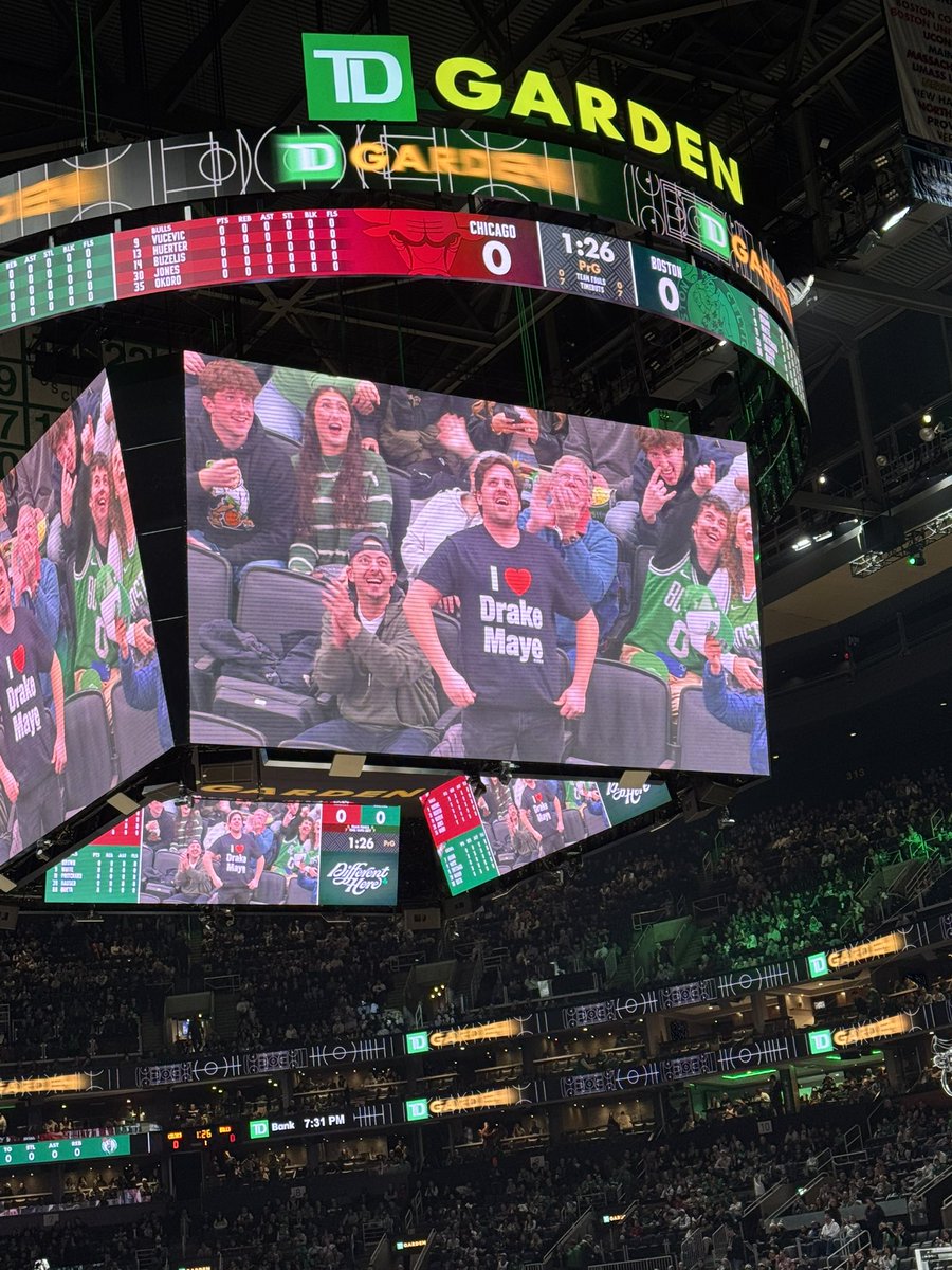 zm_cox's tweet image. Lotta Drake Maye love at Celtics-Bulls.