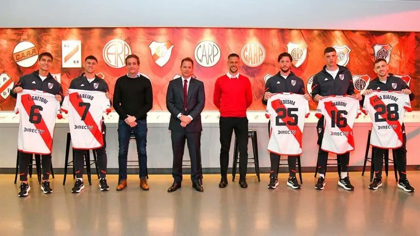 _crisenberg_'s tweet image. 🚨OFICIAL: No quedó ninguno de todos los jugadores de esta foto