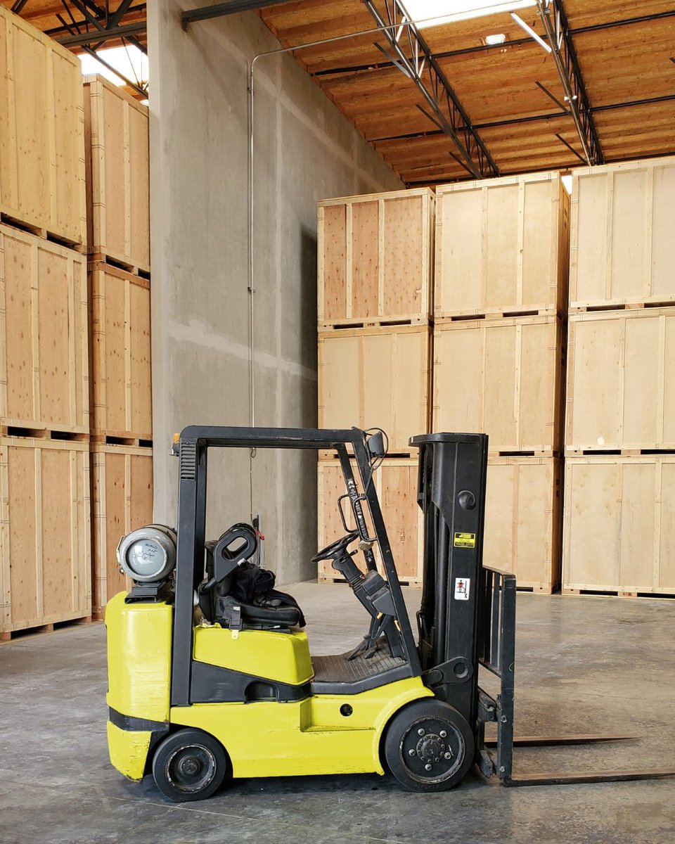 RuffnReadymovin's tweet image. Behind every great move is a place where things are kept safe, organized, and ready for what’s next.

Our storage vaults are built for real life transitions whether you need short term space or a longer pause between homes.

#StorageSolutions #MovingDay #ProfessionalMovers
