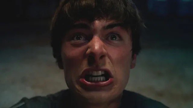 chromesofhearts's tweet image. Did anybody peep this ??? In the trailer his eyes are normal, but in the actual episode it’s rolled back since he “got his powers” . What if Mike really is in a trance , and when he wakes up normal Will without powers is telling him to RUN 🤨 I think it’s all in Mike’s…