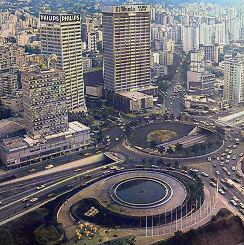 Chavistas:
"Trump quiere gestionar el petróleo como ya hacían en los 90"

Venezuela en los 90👇