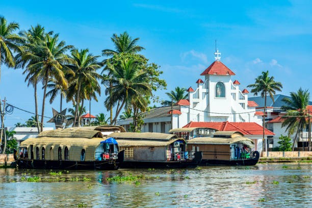 paroshep's tweet photo. Have you ever thought about #Christians in #India?  They are quite common and integrated.  Read about it:  https://t.co/TXQYOSmgB3 https://t.co/8hxIcaQgUf