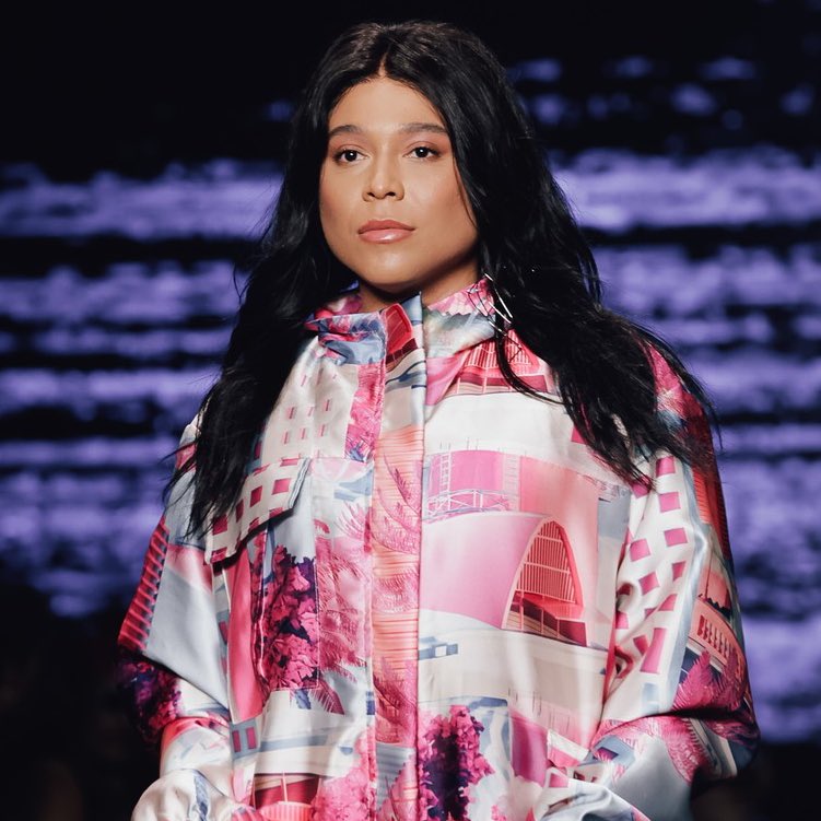 poponze's tweet image. Isabeli Fontana afirma que influenciadores não deveriam desfilar em passarela:

“Esse lugar é das modelos, com certeza, né, gente? Influenciadoras fazem outras coisas muito bem feitas.”