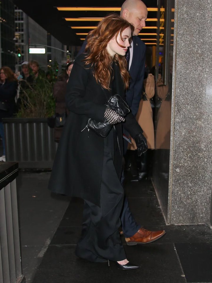 mad21scientist's tweet image. Sadie Sink you are so pretty! This photos just look like it was grabbed from a movie scene 😍🫠